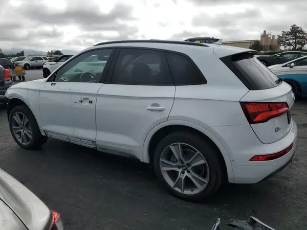 WA1CNAFY3K2106980 2019 AUDI Q5 - Image 2