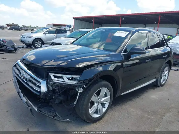 WA1CNAFY3K2128400 2019 AUDI Q5 - Image 2
