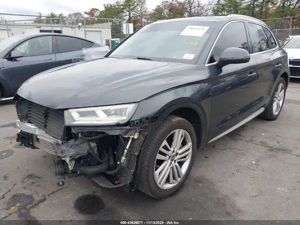 WA1CNAFY4J2002402 2018 AUDI Q5 - Image 2