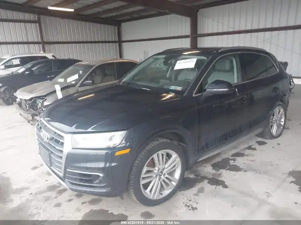 WA1CNAFY4J2098631 2018 AUDI Q5 - Image 2