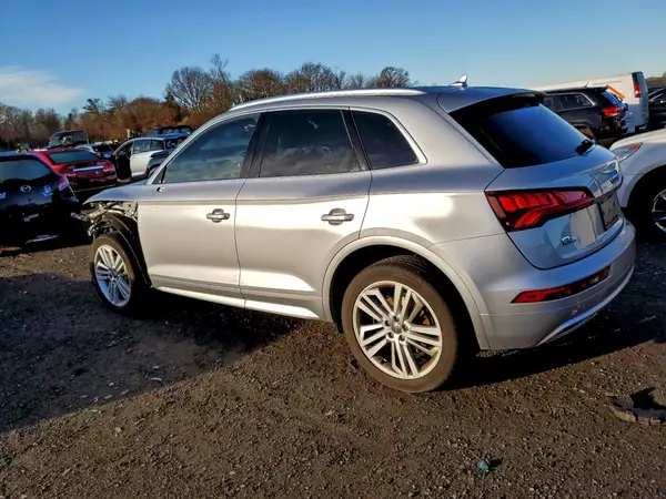 WA1CNAFY4J2132647 2018 AUDI Q5 - Image 2