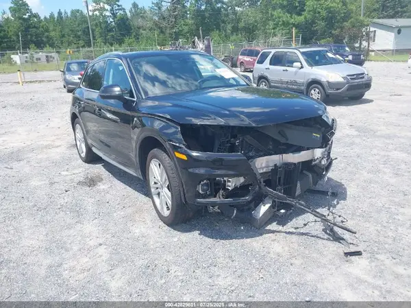 WA1CNAFY4J2146841 2018 AUDI Q5 - Image 1