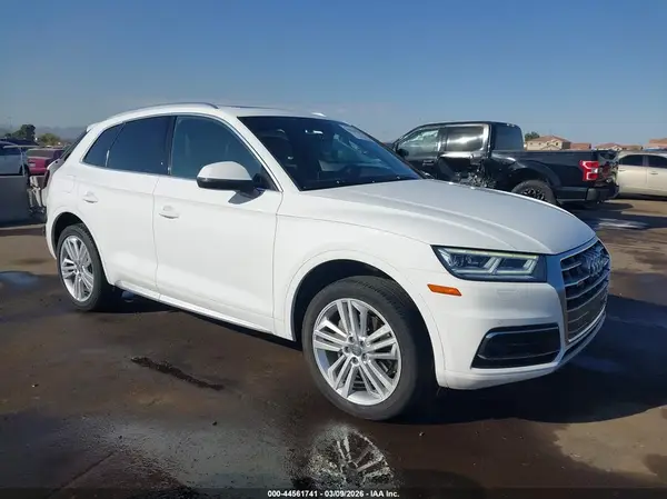 WA1CNAFY4J2192136 2018 AUDI Q5 - Image 1