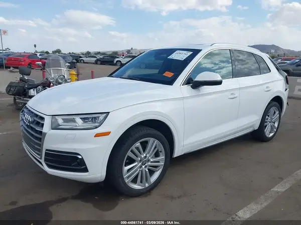 WA1CNAFY4J2192136 2018 AUDI Q5 - Image 2
