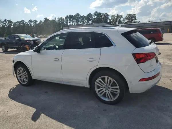 WA1CNAFY4K2065128 2019 AUDI Q5 - Image 2