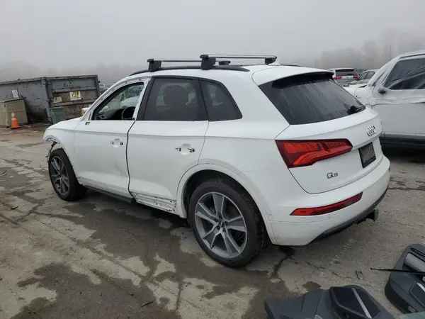 WA1CNAFY4K2094709 2019 AUDI Q5 - Image 2