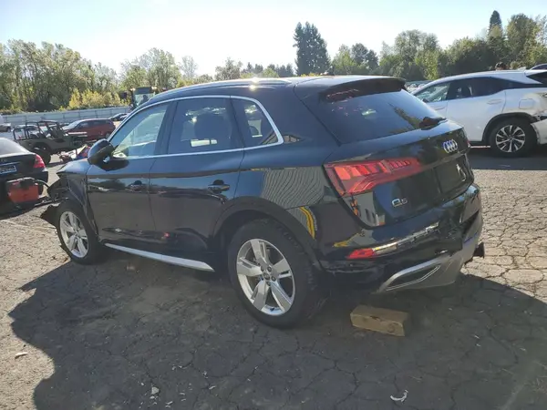WA1CNAFY4K2104624 2019 AUDI Q5 - Image 2