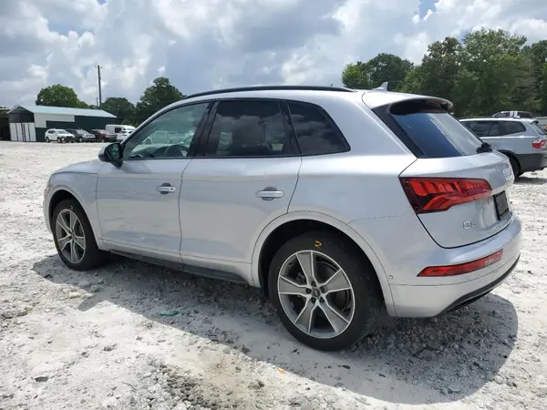 WA1CNAFY4K2112531 2019 AUDI Q5 - Image 2