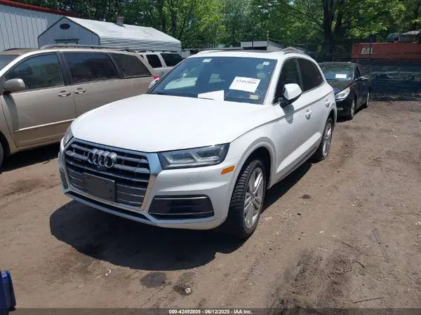 WA1CNAFY5J2025512 2018 AUDI Q5 - Image 2
