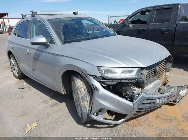 WA1CNAFY5J2051012 2018 AUDI Q5 - Image 1