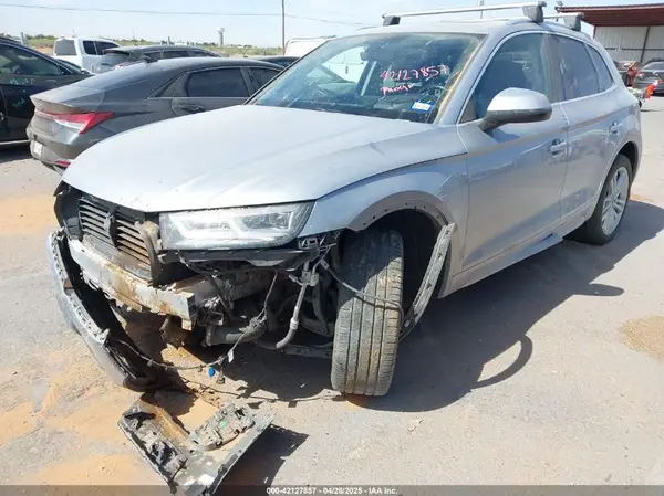 WA1CNAFY5J2051012 2018 AUDI Q5 - Image 2