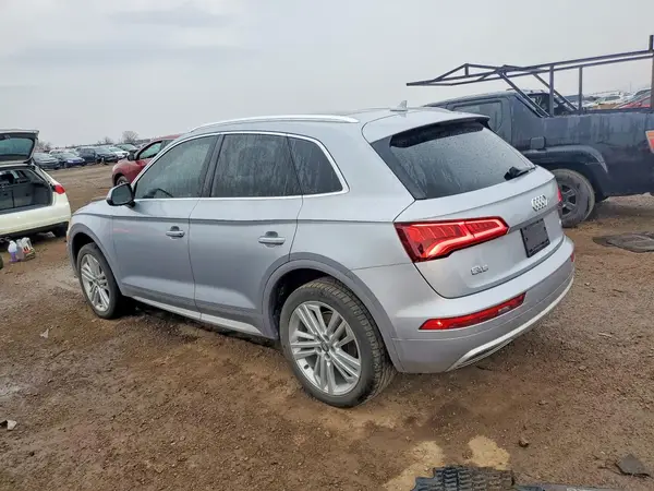 WA1CNAFY5J2104873 2018 AUDI Q5 - Image 2