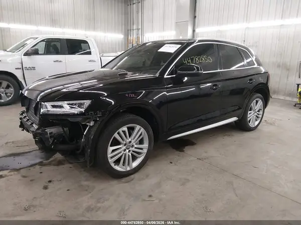 WA1CNAFY5J2122113 2018 AUDI Q5 - Image 2