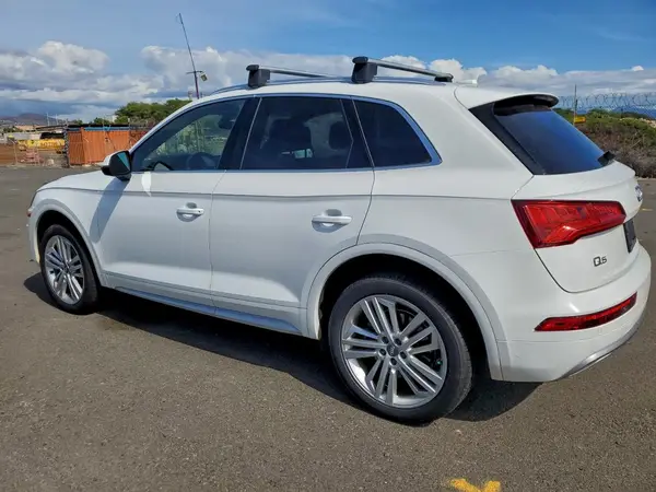WA1CNAFY5J2136318 2018 AUDI Q5 - Image 2