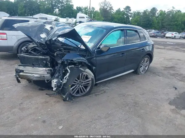 WA1CNAFY5J2157511 2018 AUDI Q5 - Image 2