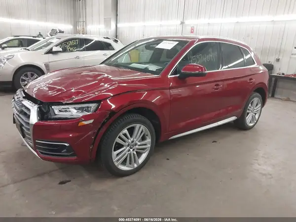WA1CNAFY5J2199631 2018 AUDI Q5 - Image 2