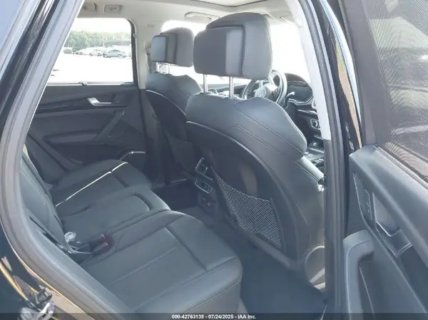WA1CNAFY5K2027682 2019 AUDI Q5 - Image 8