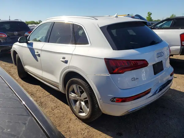 WA1CNAFY5K2050735 2019 AUDI Q5 - Image 2