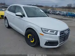 WA1CNAFY5K2057135 2019 AUDI Q5