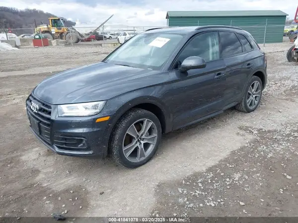 WA1CNAFY5K2071536 2019 AUDI Q5 - Image 2