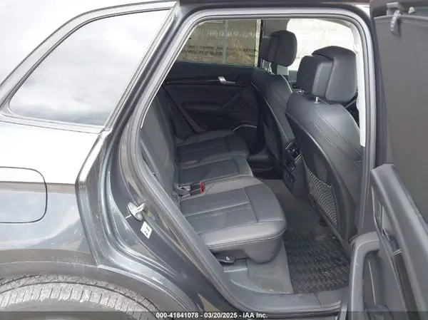 WA1CNAFY5K2071536 2019 AUDI Q5 - Image 8