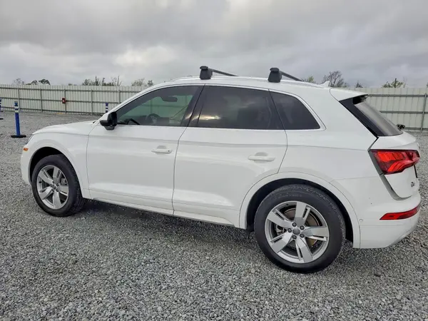 WA1CNAFY5K2086053 2019 AUDI Q5 - Image 2