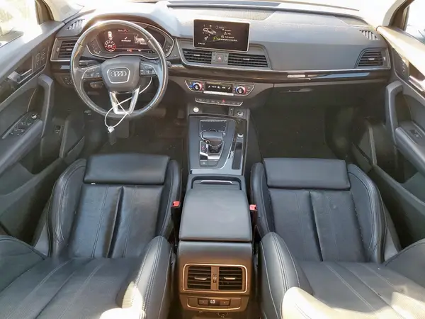 WA1CNAFY5K2086070 2019 AUDI Q5 - Image 8