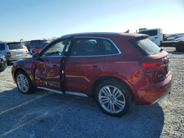 WA1CNAFY5K2094671 2019 AUDI Q5 - Image 2