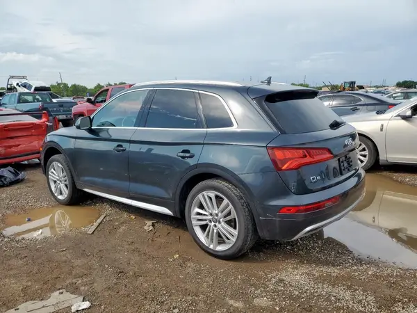 WA1CNAFY6J2000490 2018 AUDI Q5 - Image 2