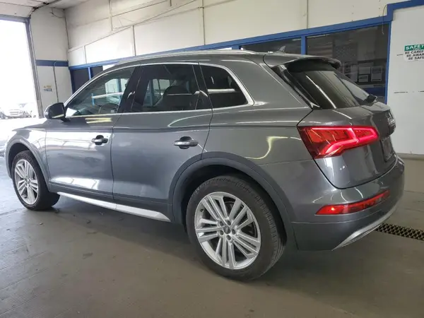 WA1CNAFY6J2016320 2018 AUDI Q5 - Image 2