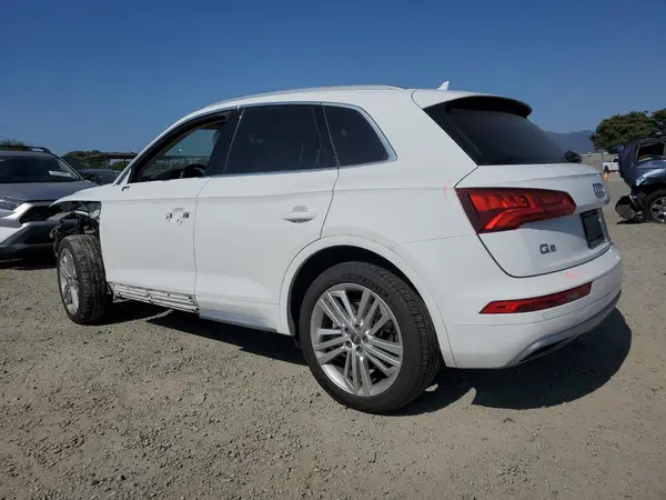 WA1CNAFY6J2056171 2018 AUDI Q5 - Image 2