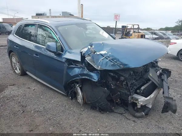 WA1CNAFY6J2070541 2018 AUDI Q5 - Image 1