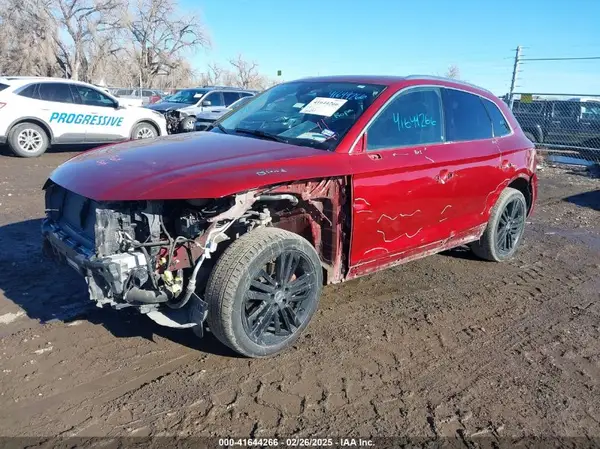 WA1CNAFY6J2104817 2018 AUDI Q5 - Image 2