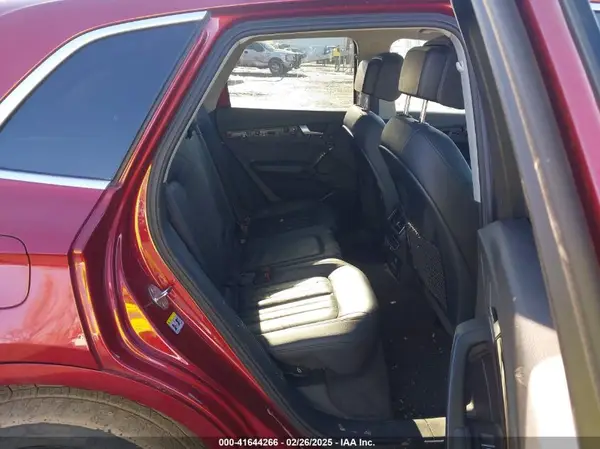 WA1CNAFY6J2104817 2018 AUDI Q5 - Image 8