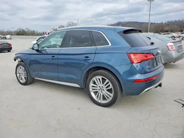 WA1CNAFY6J2124646 2018 AUDI Q5 - Image 2