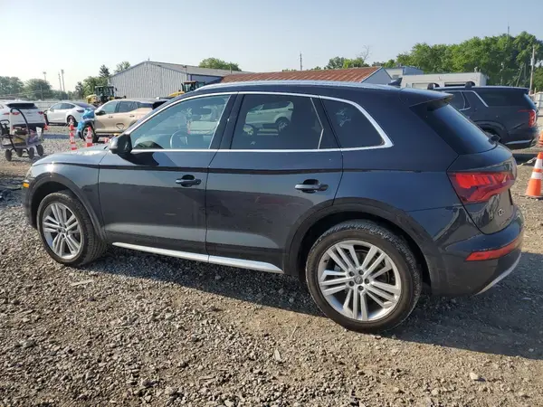 WA1CNAFY6J2126199 2018 AUDI Q5 - Image 2