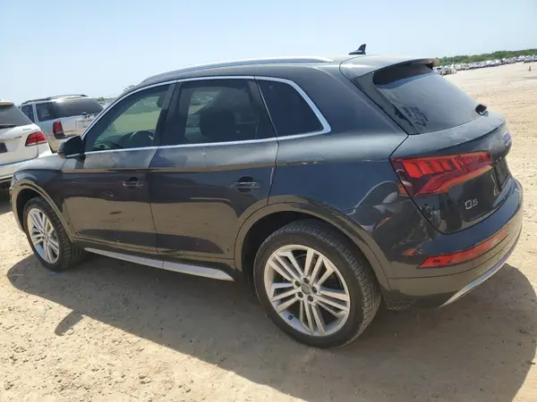WA1CNAFY6J2146100 2018 AUDI Q5 - Image 2