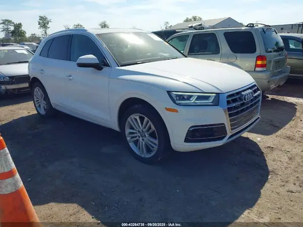 WA1CNAFY6J2210300 2018 AUDI Q5 - Image 1