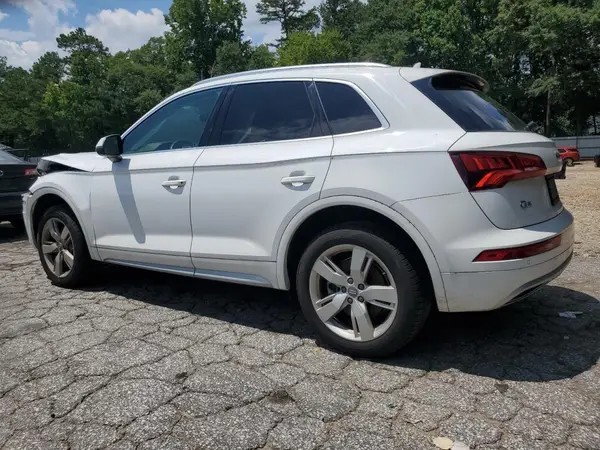 WA1CNAFY6K2047553 2019 AUDI Q5 - Image 2