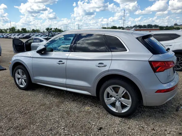 WA1CNAFY6K2048346 2019 AUDI Q5 - Image 2