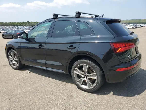 WA1CNAFY6K2061209 2019 AUDI Q5 - Image 2