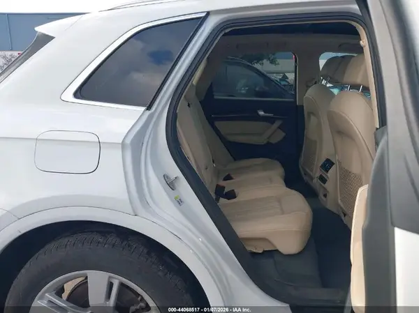 WA1CNAFY6K2087194 2019 AUDI Q5 - Image 8