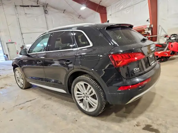 WA1CNAFY6K2104513 2019 AUDI Q5 - Image 2