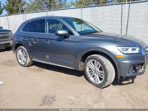 WA1CNAFY7J2023518 2018 AUDI Q5 - Image 1