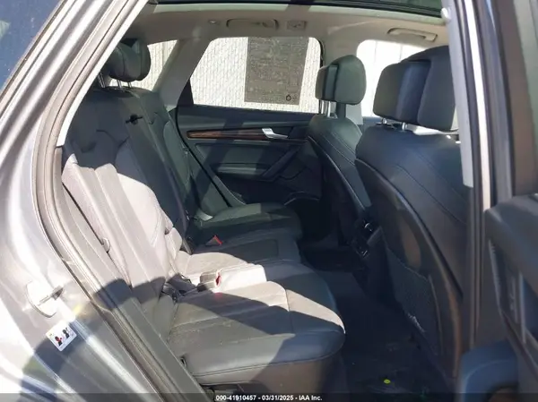 WA1CNAFY7J2023518 2018 AUDI Q5 - Image 8