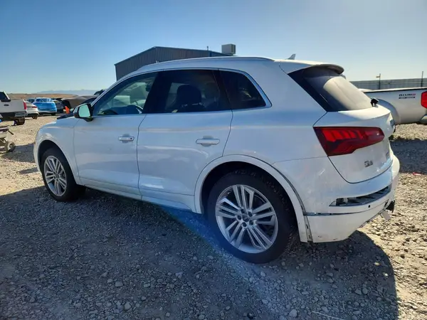 WA1CNAFY7J2098834 2018 AUDI Q5 - Image 2