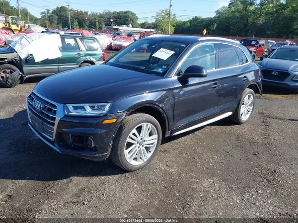 WA1CNAFY7J2102428 2018 AUDI Q5 - Image 2
