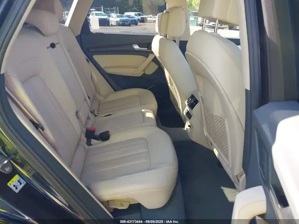WA1CNAFY7J2102428 2018 AUDI Q5 - Image 8