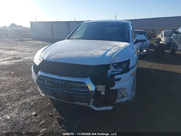 WA1CNAFY7K2032852 2019 AUDI Q5 - Image 2