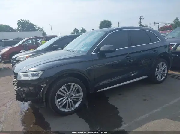WA1CNAFY7K2072574 2019 AUDI Q5 - Image 2